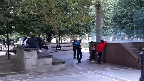 Multa a j&oacute;venes en Gij&oacute;n por hacer un botell&oacute;n