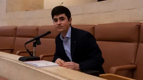 Cs aboga por impulsar la contrataci&oacute;n de cuidadores para facilitar la conciliaci&oacute;n laboral y familiar