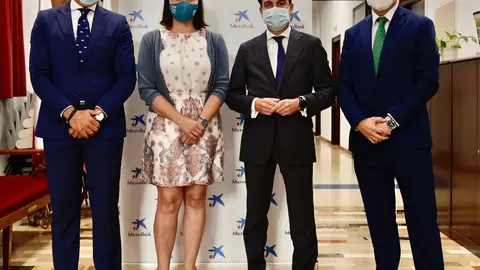 El Ayuntamiento de Santander suscribe un convenio con MicroBank