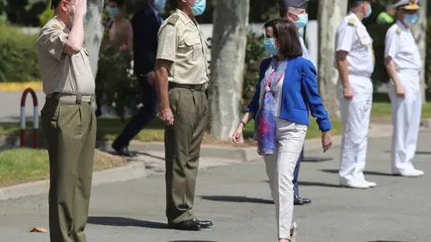 La ministra de Defensa, Margarita Robles, durante el acto de clausura y reconocimiento de la operaci&oacute;n 'Balmis', en la Base de Retamares, Pozuelo de Alarc&oacute;n, Madrid (Espa&ntilde;a).