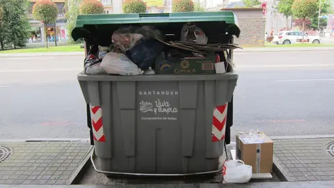 Contenedor de basura en Santander