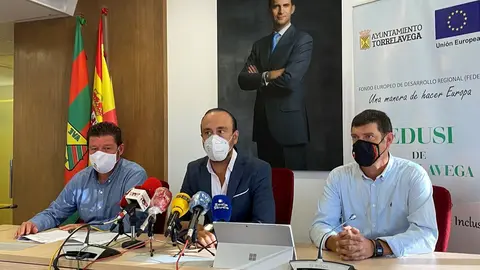 Rueda de prensa del alcalde de Torrelavega y los concejales de Dinamizaci&oacute;n Poblacional y Fondos Europeos