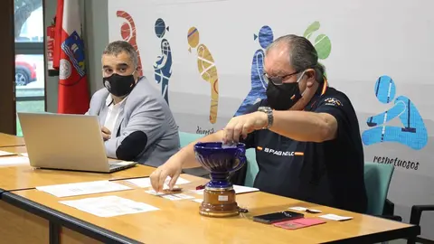 Reuni&oacute;n entre la Federaci&oacute;n C&aacute;ntabra de Balonmano y los clubes para acordar condiciones y fechas de inicio de las competiciones senior