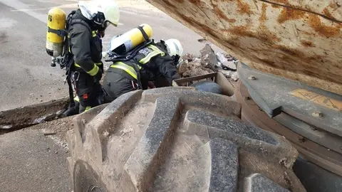 Los bomberos act&uacute;an en una fuga de gas en Los Corrales de Buelna