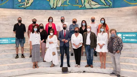 Nota Gobierno, Foto Y Programa Cultural Escenapro Cantabria