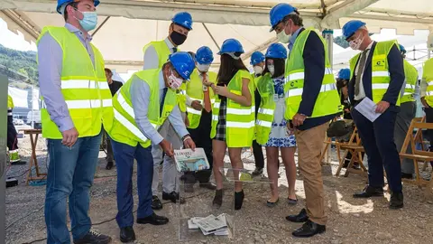 12:00 Horas. Parque Empresarial Alto As&oacute;n. El Presidente De Cantabria, Miguel &Aacute;ngel Revilla, Acompa&ntilde;ado Por Los Consejeros De Desarrollo Rural, Ganader&iacute;a, Pesca, Alimentaci&oacute;n Y Medio Ambiente, Guillermo Blanco, Y De Innovaci&oacute;n, Industria, Transporte Y Co