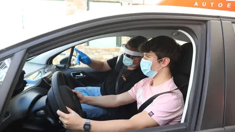 Clase de conducir de una  autoescuela.