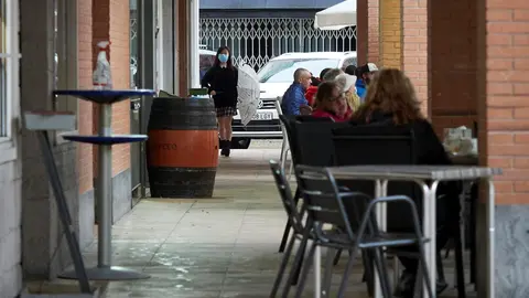 Un establecimiento con terrazas ubicado en el municipio de San Adri&aacute;n, en Navarra (Espa&ntilde;a), a 2 de octubre de 2020.