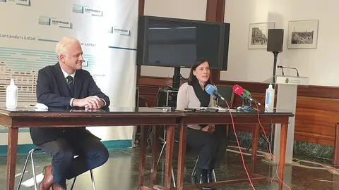 Los alcaldes de Logro&ntilde;o, Pablo Hermoso de Mendoza, y Santander, Gema Igual