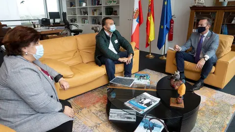 Reuni&oacute;n del consejero de Desarrollo Rural, Ganader&iacute;a, Pesca, Alimentaci&oacute;n y Medio Ambiente, Guillermo Blanco, con el alcalde de Marina de Cudeyo, Pedro P&eacute;rez