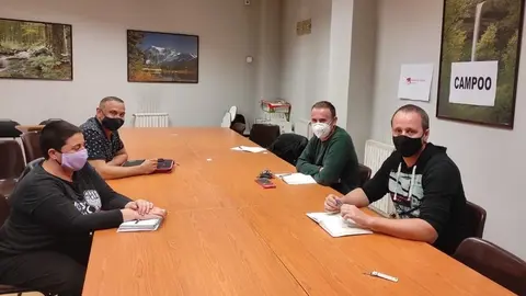 Reuni&oacute;n de representantes de IU y del comit&eacute; de empresa de la planta de Sidenor de Reinosa