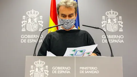 El director del Centro de Coordinaci&oacute;n de Alertas y Emergencias Sanitarias (CCAES), Fernando Sim&oacute;n, comparece en rueda de prensa en el Ministerio de Sanidad, para informar de la evoluci&oacute;n de la pandemia, en Madrid (Espa&ntilde;a), a 8 de octubre de 2020.