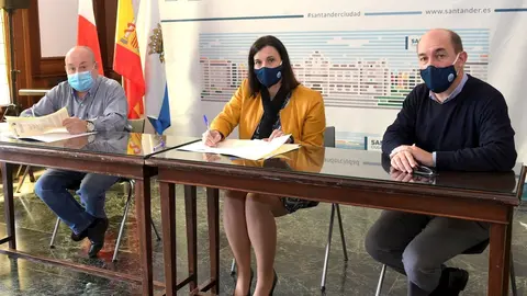 Firma del convenio entre el Ayuntamiento de Santander y la Fundaci&oacute;n Jos&eacute; Luis D&iacute;az