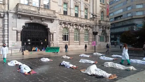 Acci&oacute;n de Extinction Rebellion en Santander por el cambio clim&aacute;tico