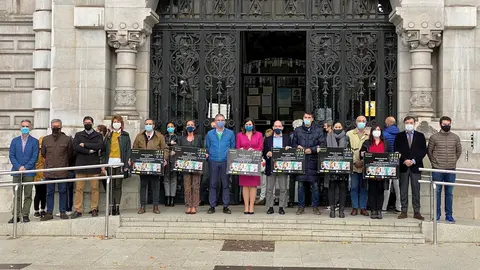 Minuto de silencio por mujer asesinada en C&aacute;diz