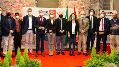 Presentaci&oacute;n de la d&eacute;cima etapa de La Vuelta, que el 30 de octubre recorrer&aacute; 187 kil&oacute;metros entre Castro Urdiales y Suances