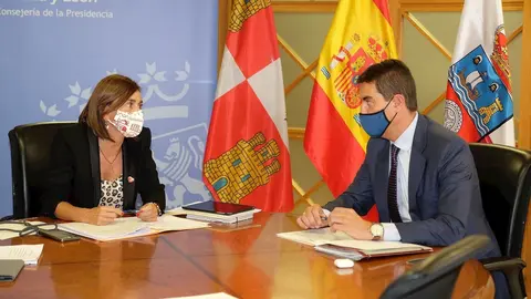 La consejera de Presidencia, Interior, Justicia y Acci&oacute;n Exterior, Paula Fern&aacute;ndez, se re&uacute;ne con el consejero de Presidencia de la Junta de Castilla y Le&oacute;n, &Aacute;ngel Ib&aacute;&ntilde;ez, para abordar el protocolo de colaboraci&oacute;n entre ambas ccaa