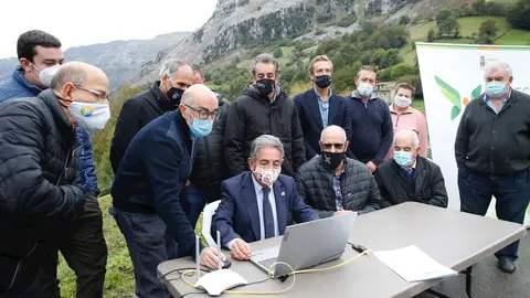 El presidente de Cantabria, Miguel &Aacute;ngel Revilla, en Arredondo