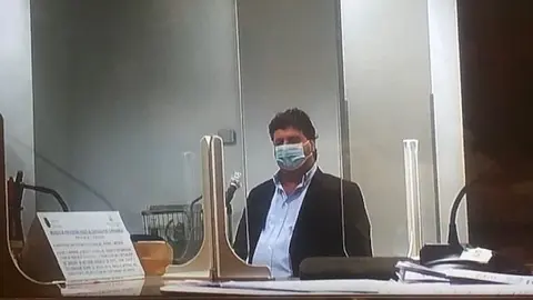 El alcalde de Santa Mar&iacute;a de Cay&oacute;n, Gast&oacute;n G&oacute;mez, en el juicio