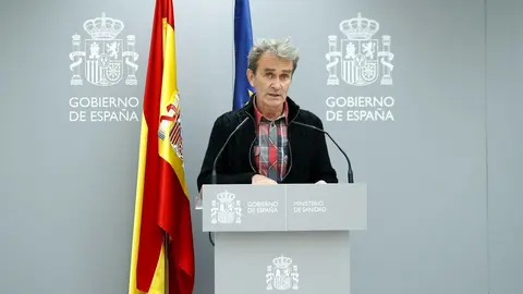 El director del Centro de Coordinaci&oacute;n de Alertas y Emergencias Sanitarias (CCAES), Fernando Sim&oacute;n, comparece en rueda de prensa en el Ministerio de Sanidad para informar de la evoluci&oacute;n de la pandemia, en Madrid (Espa&ntilde;a), a 19 de octubre de 2020.