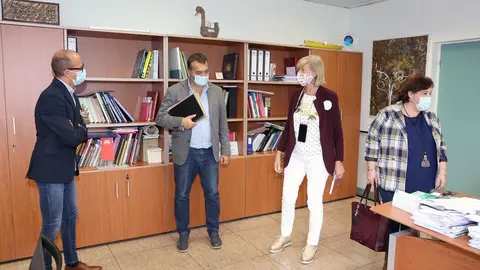 Reuni&oacute;n entre la consejera de Educaci&oacute;n y el alcalde de Marina de Cudeyo