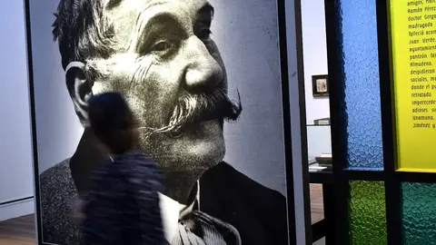 Retrato del novelista Benito P&eacute;rez Gald&oacute;s en la exposici&oacute;n 'Benito P&eacute;rez Gald&oacute;s. La verdad humana' en la Biblioteca Nacional. Archivo