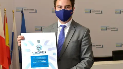 El concejal Daniel Portilla en la presnetaci&oacute;n del programa Coworking