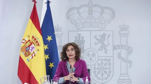 La ministra portavoz y de Hacienda, Mar&iacute;a Jes&uacute;s Montero, comparece en rueda de prensa posterior al Consejo de Ministros celebrado en Moncloa, a 27 de octubre de 2020. Durante la rueda, la ministra detalla las claves de los Presupuestos Generales del Estad