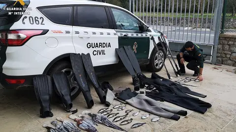 Nota De Prensa Guardia Civil Detiene A Tres Personas Pesca Submarina