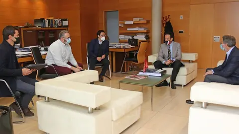 Reuni&oacute;n entre el consejero de Obras P&uacute;blicas y el Colegio de Ingenieros