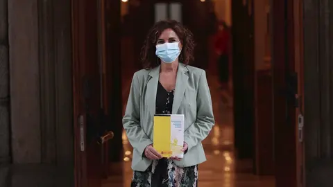 La ministra de Hacienda y Funci&oacute;n P&uacute;blica, Mar&iacute;a Jes&uacute;s Montero, en la presentaci&oacute;n de los PGE 2021