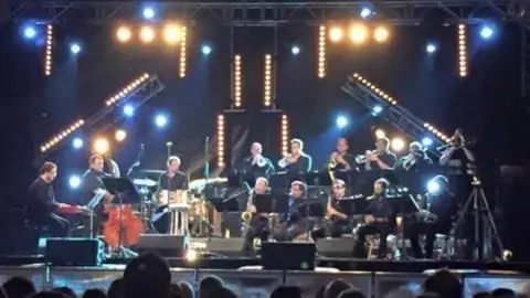 "Raqueros del Jazz"