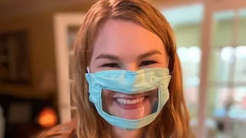 mascarilla transparente