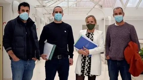 Isabel Urrutia con representantes de Servicios de Prevenci&oacute;n, Extinci&oacute;n de Incendios y Salvamento