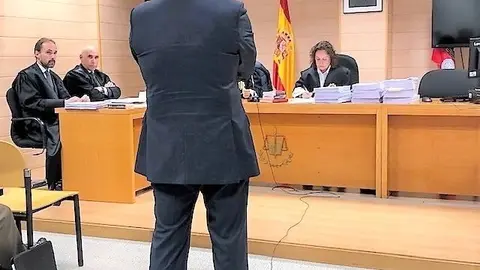 &Aacute;ngel Lav&iacute;n declara en el juicio por administraci&oacute;n desleal durante su etapa como presidente del Racing (archivo)