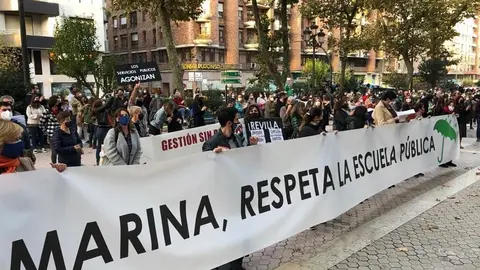 Concentraci&oacute;n frente a la Consejer&iacute;a de Educaci&oacute;n