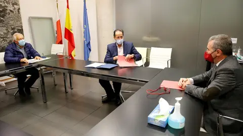 Reuni&oacute;n consejero de Obra P&uacute;blicas y alcalde de Bezana