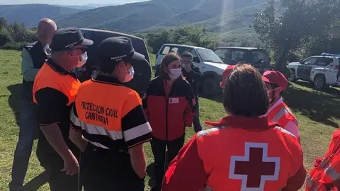 Consejera de Presidencia con voluntarios de protecci&oacute;n civil