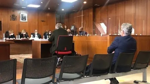 Vista del recurso interpuesto por el expresidente del Racing &Aacute;ngel Lav&iacute;n contra la sentencia que le condena por administraci&oacute;n desleal