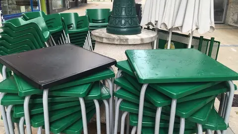 Elementos de terraza apilada en Torrelavega