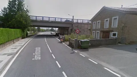 Zona del corte del tr&aacute;fico en la carretera Rinconeda-Posadillo