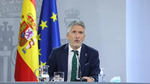 El ministro de Interior, Fernando Grande-Marlaska, comparece tras el Consejo de Ministros extraordinario celebrado en Moncloa para decretar el estado de alarma en Madrid (Espa&ntilde;a), a 9 de octubre de 2020. La declaraci&oacute;n del estado de alarma  se ha decretad