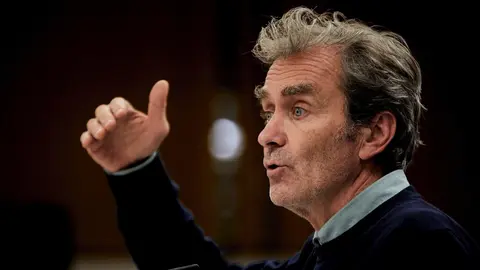 El director del Centro de Coordinaci&oacute;n de Alertas y Emergencias Sanitarias (CCAES), Fernando Sim&oacute;n, ofrece una rueda de prensa para informar sobre la evoluci&oacute;n de la pandemia de coronavirus, en el Ministerio de Sanidad, Madrid (Espa&ntilde;a), a 5 de noviembre.