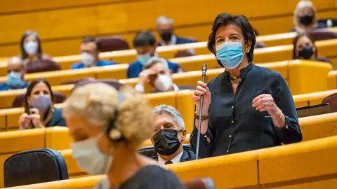La ministra de Educaci&oacute;n y Formaci&oacute;n Profesional, Isabel Cela&aacute;, durante una sesi&oacute;n de control al Gobierno en el Senado