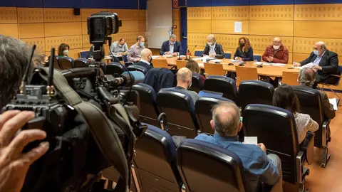 La consejera de Educaci&oacute;n, Formaci&oacute;n Profesional y Turismo, Marina Lomb&oacute;, preside la reuni&oacute;n de la Mesa Sectorial de Educaci&oacute;n