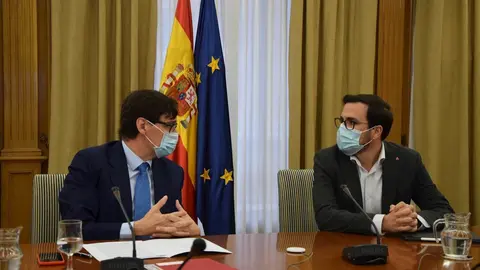 Salvador Illa y Alberto Garz&oacute;n han mantenido esta ma&ntilde;ana una reuni&oacute;n de trabajo con el presidente de UNICEF-Espa&ntilde;a.