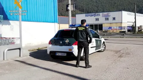 Nota De Prensa La Guardia Civil Detiene A Dos Personas Por Robo Con Violencia