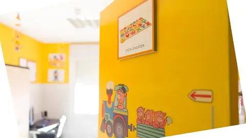 Colegio biling&uuml;e, escuela, aula, primaria, infantil, clase, ni&ntilde;o, ni&ntilde;a, ni&ntilde;os, deberes, aprender ingl&eacute;s