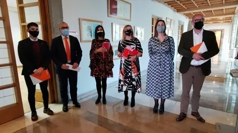 EuropaPress_3437613_reunion_gobierno_cantabria_representantes_cs