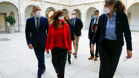 La consejera de Empleo y Pol&iacute;ticas Sociales, Ana Bel&eacute;n &Aacute;lvarez, antes de comparecer en comisi&oacute;n parlamentaria para presentar los presupuestos de su &aacute;rea